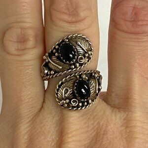 VTG Sterling Silver 925 Southwest Native Style Black Onyx Bypass Band Ring Sz 7